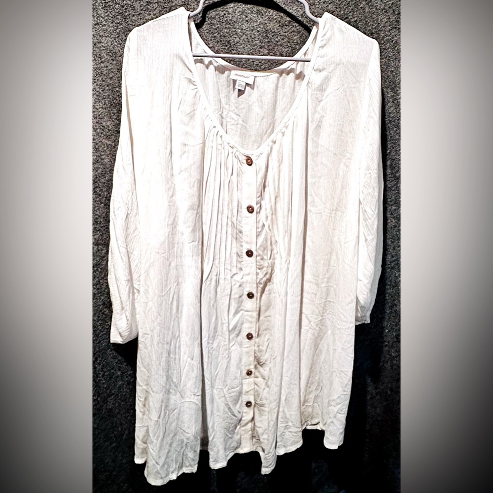 Avenue studio scoop neck button down cream shirt plus size 22/24 New Without Tag